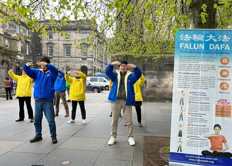 Image for article Skotlandia: Praktisi Mengadakan Kegiatan untuk Merayakan Hari Falun Dafa Sedunia