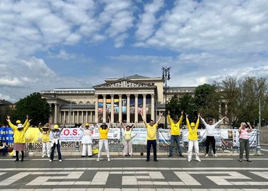 Image for article Budapest, Hongaria: Merayakan Hari Falun Dafa Sedunia