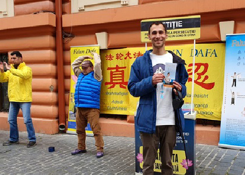 Image for article Brașov, Rumania: Merayakan Hari Falun Dafa Sedunia