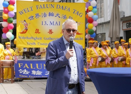 Image for article Pejabat Terpilih dari Lima Benua Merayakan 31 Tahun Diperkenalkannya Falun Dafa kepada Publik – Bagian 2
