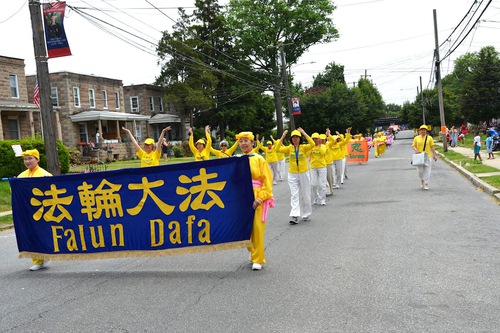 Image for article Philadelphia, AS: Praktisi Berpartisipasi dalam Parade Hari Peringatan Eddystone