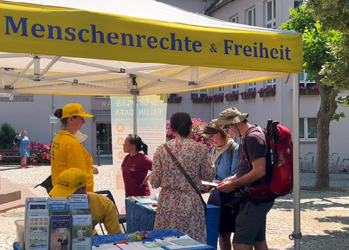 Image for article Jerman: Memperkenalkan Falun Dafa di Dekat Sungai Rhine