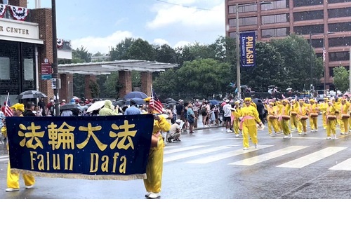 Image for article Pennsylvania, AS: Falun Dafa Diterima dengan Hangat di Perayaan Hari Kemerdekaan Philadelphia