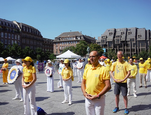 Image for article Strasbourg, Prancis: Menyerukan Perhatian terhadap Penganiayaan Falun Dafa pada Hari Internasional PBB untuk Mendukung Korban Penyiksaan