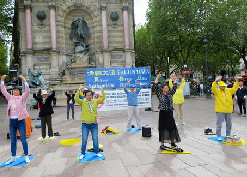 Image for article Paris, Prancis: Pengumpulan Tanda Tangan Mendapat Dukungan Besar Publik
