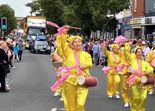 Image for article Inggris: Falun Dafa Memenangkan Penghargaan di Karnaval Skegness
