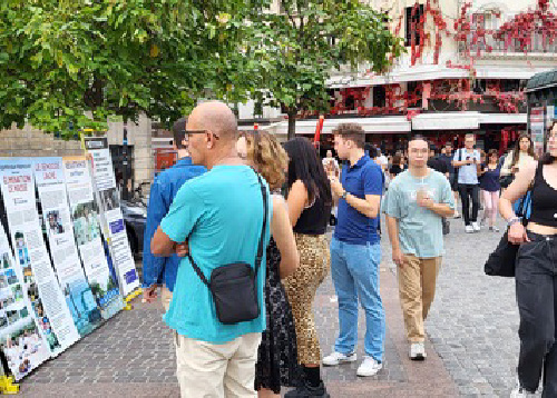 Image for article Paris, Prancis: Orang-orang Memuji Falun Dafa Selama Acara di Châtelet