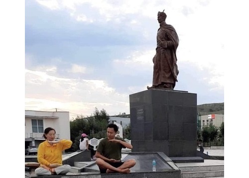 Image for article Mongolia: Memperkenalkan Falun Dafa ke Publik