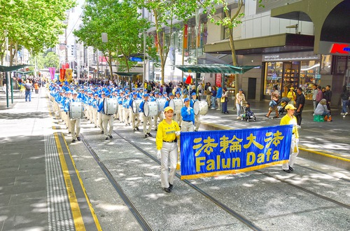 Image for article Melbourne, Australia: Pawai Falun Dafa Dipuji karena Memperkenalkan Prinsip Baik dan Lurus