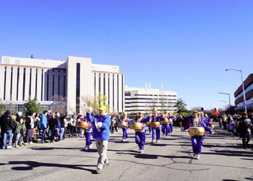 Image for article Michigan, AS: Falun Dafa Diundang untuk Tampil di Parade Tahunan Kalamazoo
