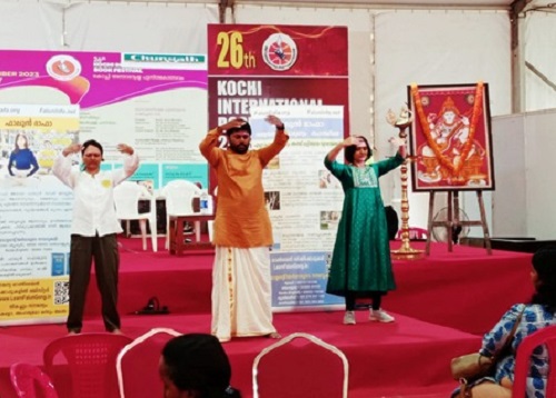 Image for article India: Orang-orang Menyatakan Dukungannya terhadap Falun Dafa di Festival Buku Internasional Kochi