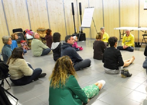 Image for article Prancis Barat: Falun Dafa Disambut di Pameran Kesehatan dan Panti Jompo