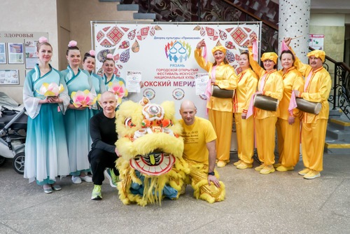 Image for article Rusia: Memperkenalkan Falun Dafa di Festival Kebudayaan di Ryazan