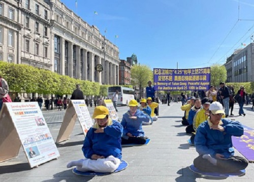 Image for article Dublin, Irlandia: Rapat Umum Memperingati Permohonan Damai 25 April dan Membantu Orang-orang Mengenal Falun Dafa