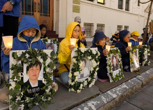 Image for article San Francisco, AS: Peringatan Nyala Lilin Mendapat Dukungan dari Imigran Tiongkok Baru