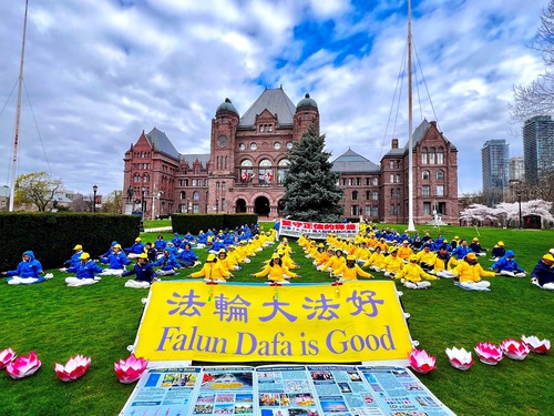 Image for article Kanada: Kegiatan Praktisi Falun Gong di Toronto Memperingati Permohonan Damai 25 April