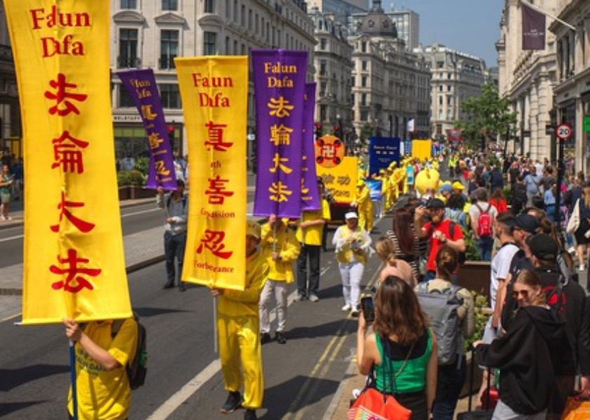 Image for article London, Inggris: Parade Akbar Merayakan Hari Falun Dafa Sedunia