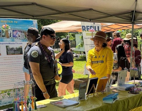 Image for article Sacramento, California: Memperkenalkan Falun Dafa pada Hari Bumi di Ibu Kota