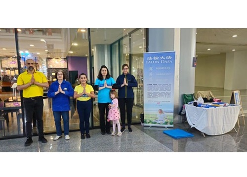 Image for article Turki: Falun Dafa Disambut Baik di Pameran Buku Ankara