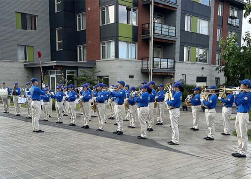 Image for article Ottawa, Kanada: Memperkenalkan Falun Dafa kepada Komunitas Selama Festival CRIC