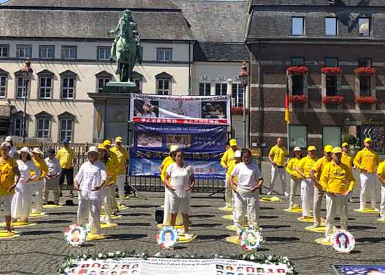 Image for article Jerman: Anggota Parlemen Negara Berbicara di Rapat Umum untuk Mengecam Penganiayaan terhadap Falun Dafa