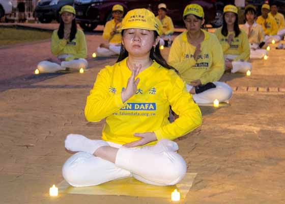 Image for article Batam: Nyala Lilin Menyerukan agar 25 Tahun Penganiayaan PKT terhadap Falun Dafa Diakhiri