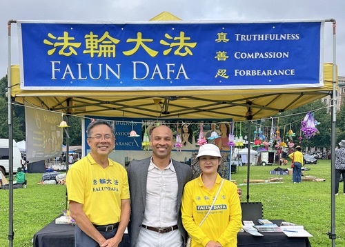 Image for article Boston, AS: Falun Dafa Disambut di Festival Tahunan Afrika