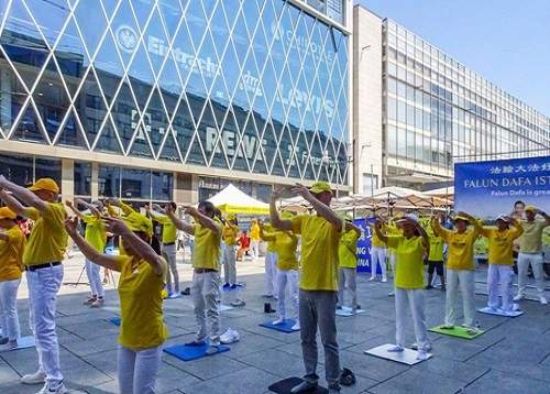 Image for article Jerman: Pemimpin Pemerintah Menyuarakan Dukungan untuk Falun Gong dan Menggelar Aksi Damai untuk Memperingati 25 Tahun Penganiayaan