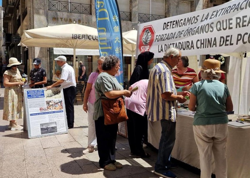 Image for article Spanyol: Orang-orang Memuji Falun Dafa Selama Kegiatan di Lleida