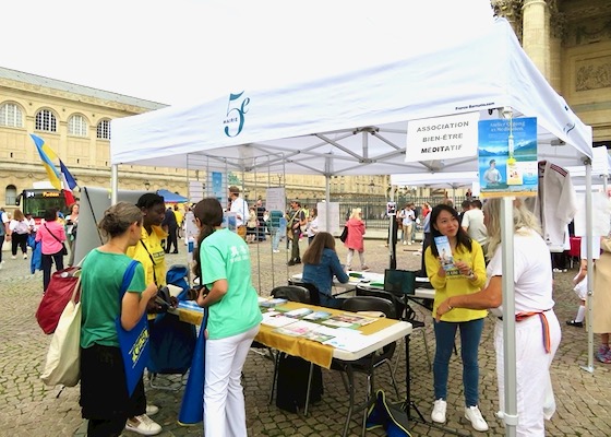 Image for article Prancis: Falun Gong Disambut di Festival Komunitas