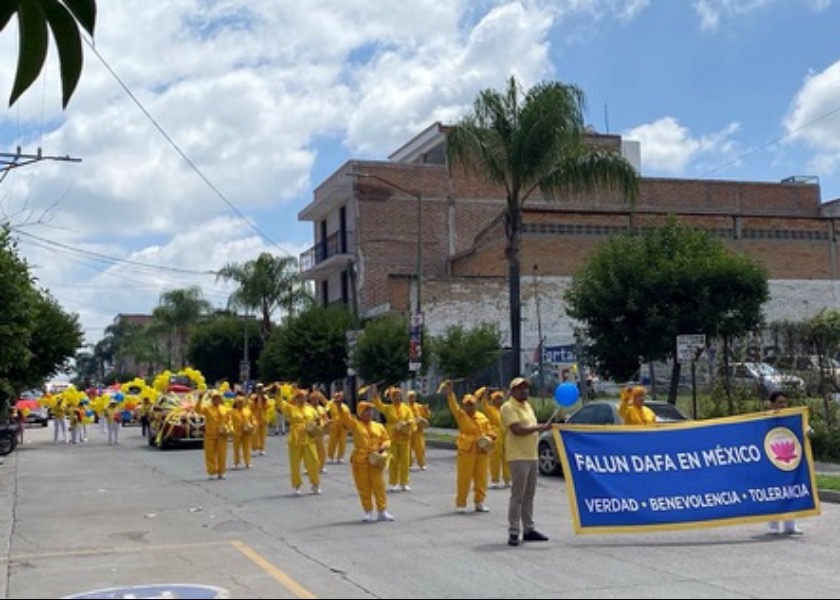 Image for article Jalisco, Meksiko: Falun Dafa Disambut dalam Parade Tahunan