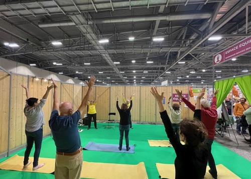 Image for article Prancis: Memperkenalkan Falun Dafa di Pameran Kesehatan di Nantes