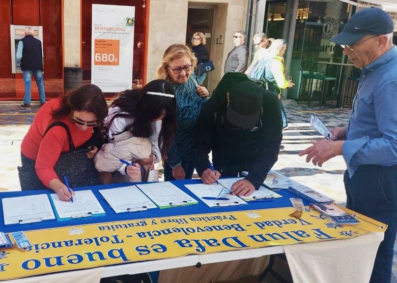 Image for article Cartagena, Spanyol: Penduduk dan Wisatawan Menyatakan Dukungan Terhadap Falun Dafa