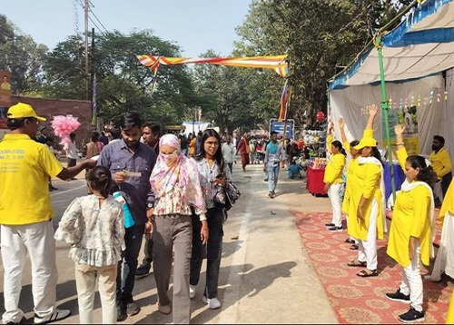 Image for article India: Falun Dafa Menarik Perhatian Media di Festival Mahabodhi