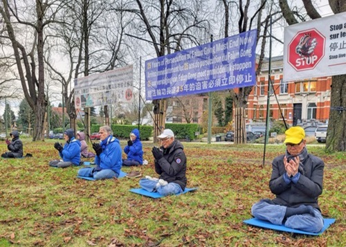 Image for article Belgia: Aksi Damai Diadakan di Depan Kedutaan Besar Tiongkok pada Hari Hak Asasi Manusia