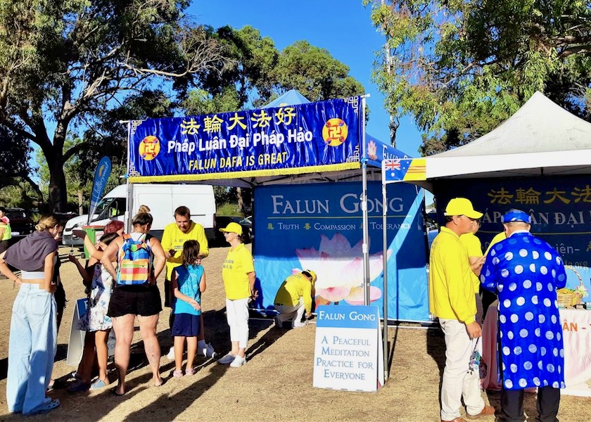 Image for article Perth, Australia: Memperkenalkan Falun Dafa pada Perayaan Tahun Baru Imlek Vietnam