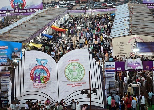 Image for article India: Memperkenalkan Falun Dafa di Pameran Buku di India Selatan