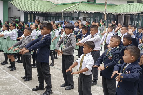 Image for article India: Memperkenalkan Falun Dafa ke Desa dan Sekolah Terpencil