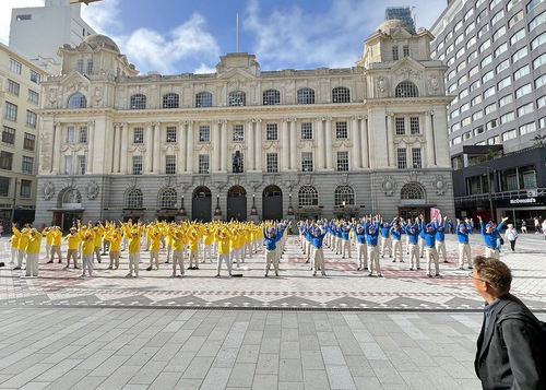 Image for article Selandia Baru: Warga Mengecam Penganiayaan Selama Rapat Umum di Auckland untuk Menandai Peringatan Permohonan Damai 25 April