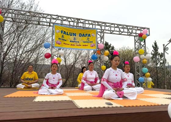 Image for article Mongolia: Praktisi Falun Dafa Merayakan Hari Falun Dafa Sedunia