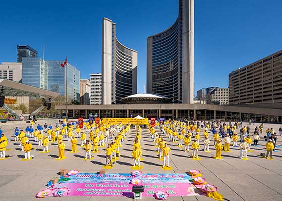 Image for article Kanada: Rapat Umum dan Parade di Toronto Merayakan Hari Falun Dafa (Bagian Kedua)