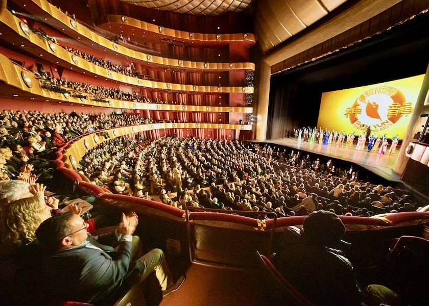 Image for article Penonton di Seluruh Dunia Menikmati Shen Yun: “Ungkapan Artistik yang Mendalam dan Penting”