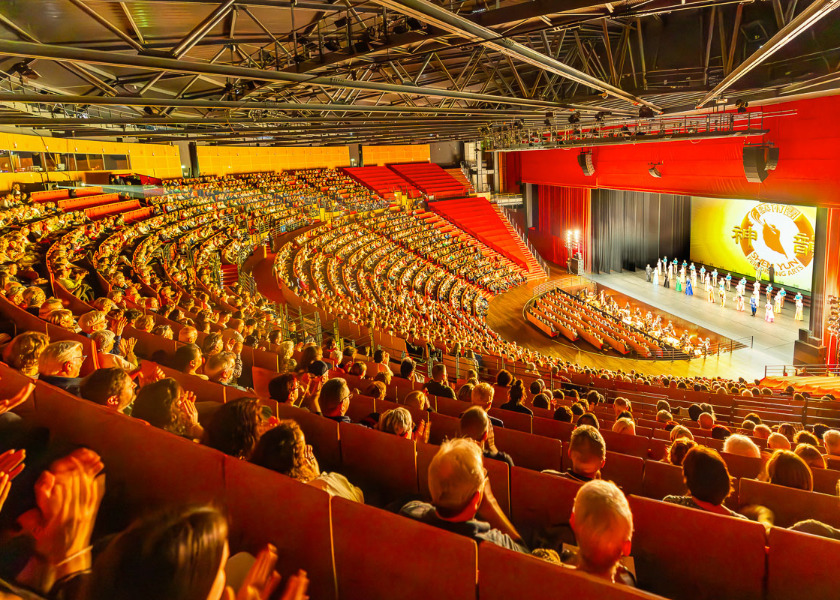 Image for article Penonton di Seluruh Dunia Tersentuh oleh Spiritualitas Shen Yun: “Menyentuh Jiwa Kehidupan”