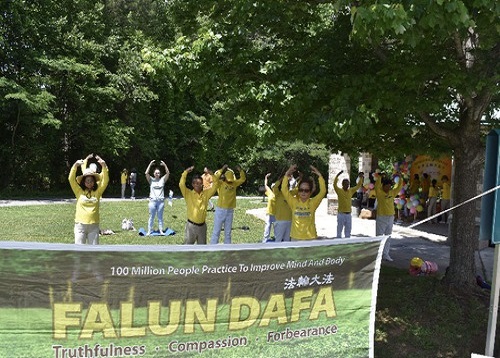 Image for article Praktisi Merayakan Hari Falun Dafa Sedunia di Georgia