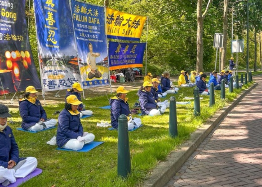 Image for article Belanda: Aksi Damai di Den Haag Memperingati Permohonan Damai 25 April