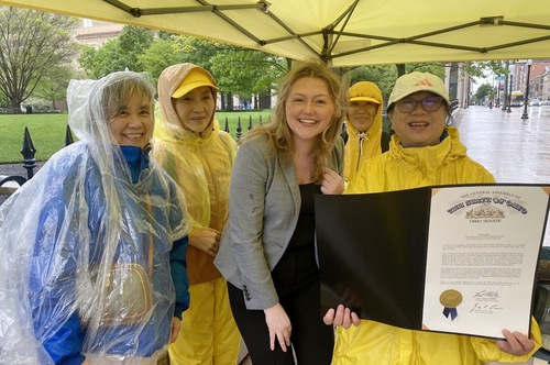 Image for article Columbus, Ohio: Praktisi Merayakan Hari Falun Dafa Sedunia