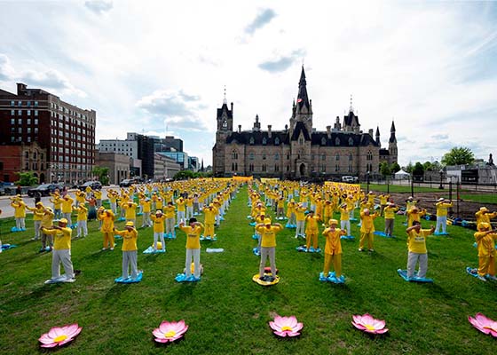 Image for article Ottawa, Kanada: Anggota Parlemen Bergabung dalam Perayaan Hari Falun Dafa Sedunia