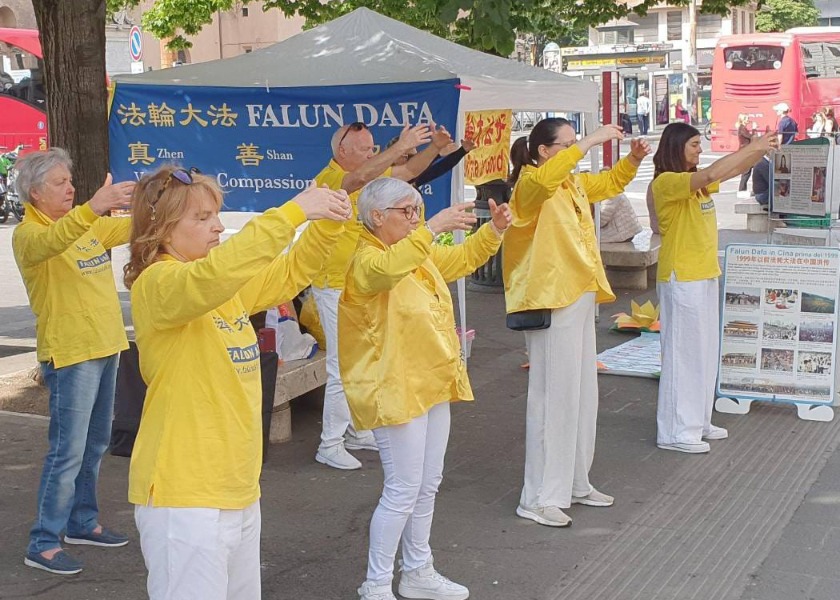 Image for article Italia: Praktisi di Berbagai Kota Merayakan Hari Falun Dafa Sedunia