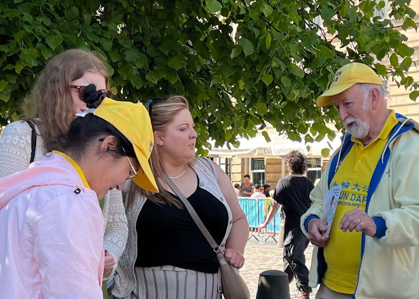Image for article Skotlandia: Praktisi Merayakan Hari Falun Dafa Sedunia
