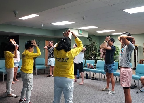 Image for article Arizona, AS: Memperkenalkan Falun Dafa di West Valley Wellness Expo